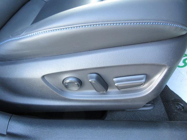 プリウス Ａプレミアム　ツーリングセレクション　トヨタセーフティセンス　禁煙車　新車メーカー保証継承　黒革エアー／パワーシート　全方位モニター　純正９型ナビ／フルセグＴＶ／ＤＶＤ再生／ＣＤ録音／Ｂｌｕｅｔｏｏｔｈ　ＬＥＤオートライト／フォグランプ（9枚目）