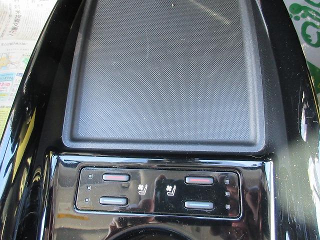 プリウス Ａプレミアム　ツーリングセレクション　トヨタセーフティセンス　禁煙車　新車メーカー保証継承　黒革エアー／パワーシート　全方位モニター　純正９型ナビ／フルセグＴＶ／ＤＶＤ再生／ＣＤ録音／Ｂｌｕｅｔｏｏｔｈ　ＬＥＤオートライト／フォグランプ（11枚目）