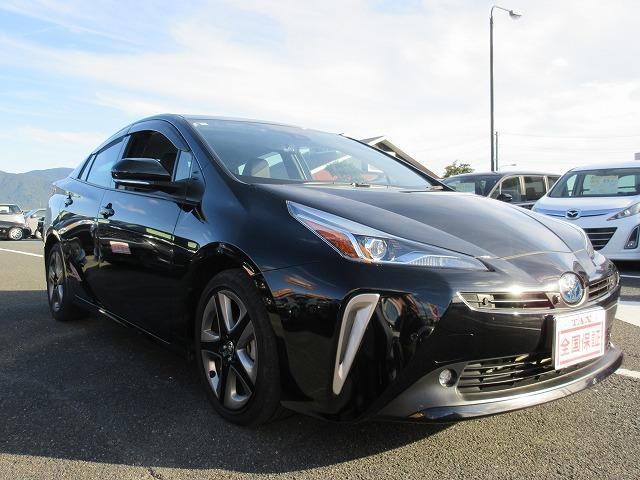プリウス Ａプレミアム　ツーリングセレクション　トヨタセーフティセンス　禁煙車　新車メーカー保証継承　黒革エアー／パワーシート　全方位モニター　純正９型ナビ／フルセグＴＶ／ＤＶＤ再生／ＣＤ録音／Ｂｌｕｅｔｏｏｔｈ　ＬＥＤオートライト／フォグランプ（20枚目）