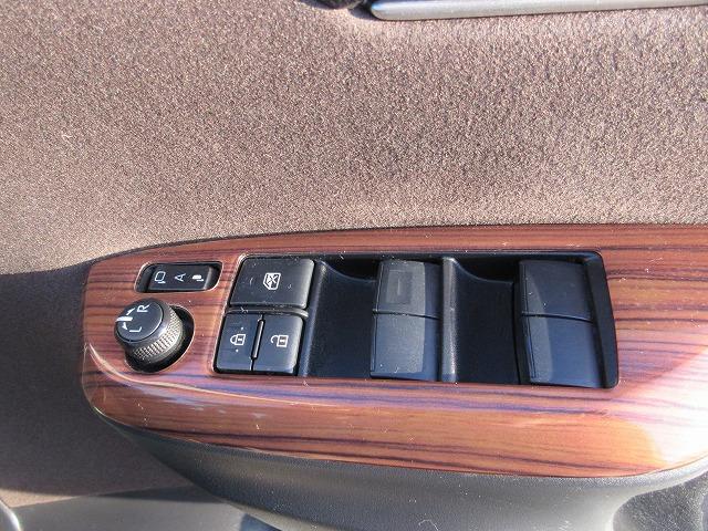 ヤリスクロス ハイブリッドＺ　モデリスタエアロ　トヨタセーフティセンス　禁煙車　全方位モニター　前後ドライブレコーダー　パワーバックドア　ハーフレザーパワーシート　シートヒーター　ハンドルヒーター　純正８型デイスプレイオーデイオ（13枚目）