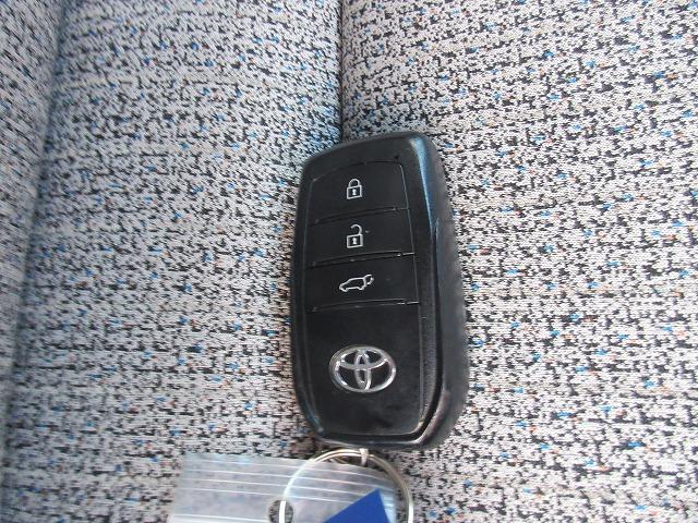 ヤリスクロス ハイブリッドＺ　モデリスタエアロ　トヨタセーフティセンス　禁煙車　全方位モニター　前後ドライブレコーダー　パワーバックドア　ハーフレザーパワーシート　シートヒーター　ハンドルヒーター　純正８型デイスプレイオーデイオ（18枚目）