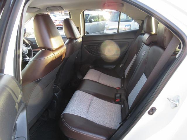 ヤリスクロス ハイブリッドＺ　モデリスタエアロ　トヨタセーフティセンス　禁煙車　全方位モニター　前後ドライブレコーダー　パワーバックドア　ハーフレザーパワーシート　シートヒーター　ハンドルヒーター　純正８型デイスプレイオーデイオ（20枚目）