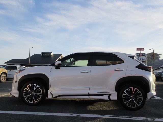 ヤリスクロス ハイブリッドＺ　モデリスタエアロ　トヨタセーフティセンス　禁煙車　全方位モニター　前後ドライブレコーダー　パワーバックドア　ハーフレザーパワーシート　シートヒーター　ハンドルヒーター　純正８型デイスプレイオーデイオ（26枚目）