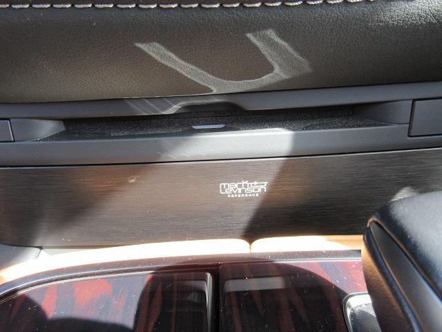 ＬＳ ＬＳ５００ｈ　エグゼクティブ　後期モデル　走行距離８．９８５キロ　サンルーフ　Ｌ－アニリン本革エアーシート　純正２０インチアルミ　リアエンターテインメント　マークレビンソン　後席オットマン／リラクゼーション　純正１２．３型ナビ（5枚目）