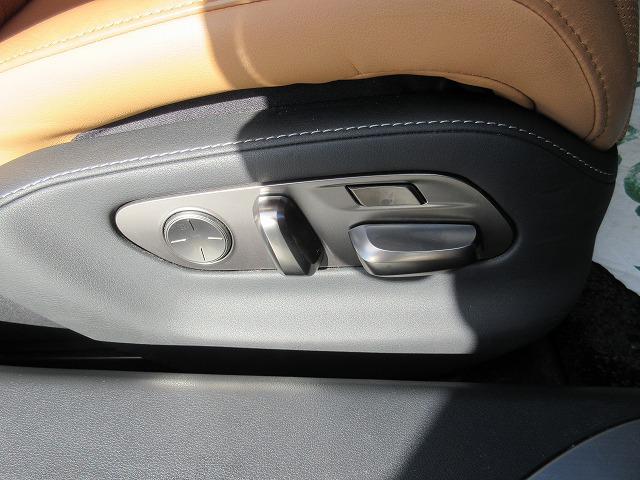 ＬＳ ＬＳ５００ｈ　エグゼクティブ　後期モデル　走行距離８．９８５キロ　サンルーフ　Ｌ－アニリン本革エアーシート　純正２０インチアルミ　リアエンターテインメント　マークレビンソン　後席オットマン／リラクゼーション　純正１２．３型ナビ（19枚目）