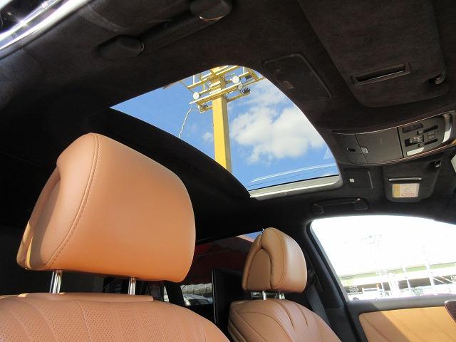 ＬＳ ＬＳ５００ｈ　エグゼクティブ　後期モデル　走行距離８．９８５キロ　サンルーフ　Ｌ－アニリン本革エアーシート　純正２０インチアルミ　リアエンターテインメント　マークレビンソン　後席オットマン／リラクゼーション　純正１２．３型ナビ（20枚目）