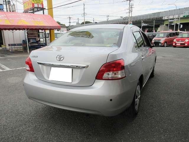 ベルタ Ｘ　ビジネスＢパッケージ　禁煙車　走行距離５０．３００キロ　純正前後コーナーセンサー　ウインカー付き電動格納ドアミラー　純正オーデイオ　キーレス　タイミングチェーン　ＡＢＳ　フロアマット　ドアバイザー（5枚目）