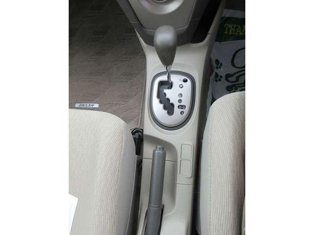 ベルタ Ｘ　ビジネスＢパッケージ　禁煙車　走行距離５０．３００キロ　純正前後コーナーセンサー　ウインカー付き電動格納ドアミラー　純正オーデイオ　キーレス　タイミングチェーン　ＡＢＳ　フロアマット　ドアバイザー（14枚目）