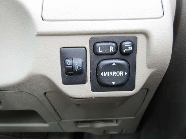 ベルタ Ｘ　ビジネスＢパッケージ　禁煙車　走行距離５０．３００キロ　純正前後コーナーセンサー　ウインカー付き電動格納ドアミラー　純正オーデイオ　キーレス　タイミングチェーン　ＡＢＳ　フロアマット　ドアバイザー（15枚目）