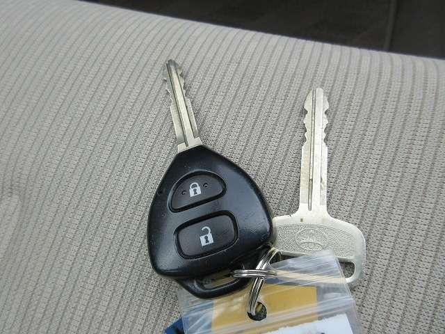 ベルタ Ｘ　ビジネスＢパッケージ　禁煙車　走行距離５０．３００キロ　純正前後コーナーセンサー　ウインカー付き電動格納ドアミラー　純正オーデイオ　キーレス　タイミングチェーン　ＡＢＳ　フロアマット　ドアバイザー（23枚目）