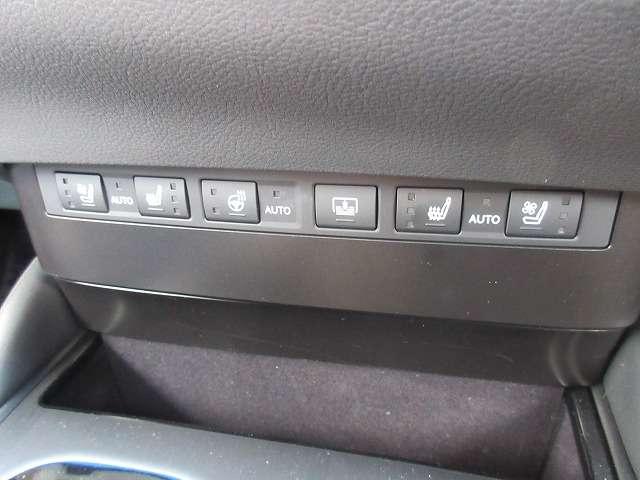 ＥＳ ＥＳ３００ｈ　バージョンＬ　サンルーフ　黒本革パワーシート　全席シートヒーター　走行距離３．７８０キロ　純正２．３型ナビ　全方位モニター　ブラインドスポットモニター　前後ドライブレコーダー　ステアリングヒーター　禁煙車（5枚目）