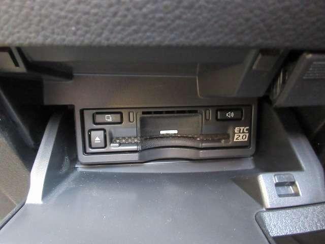 ＥＳ ＥＳ３００ｈ　バージョンＬ　サンルーフ　黒本革パワーシート　全席シートヒーター　走行距離３．７８０キロ　純正２．３型ナビ　全方位モニター　ブラインドスポットモニター　前後ドライブレコーダー　ステアリングヒーター　禁煙車（7枚目）