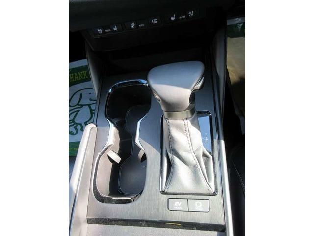 ＥＳ ＥＳ３００ｈ　バージョンＬ　サンルーフ　黒本革パワーシート　全席シートヒーター　走行距離３．７８０キロ　純正２．３型ナビ　全方位モニター　ブラインドスポットモニター　前後ドライブレコーダー　ステアリングヒーター　禁煙車（8枚目）