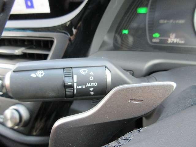 ＥＳ ＥＳ３００ｈ　バージョンＬ　サンルーフ　黒本革パワーシート　全席シートヒーター　走行距離３．７８０キロ　純正２．３型ナビ　全方位モニター　ブラインドスポットモニター　前後ドライブレコーダー　ステアリングヒーター　禁煙車（11枚目）