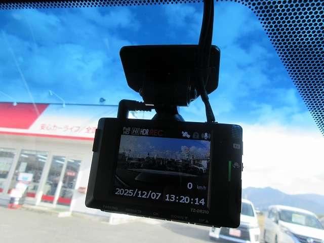 ＥＳ ＥＳ３００ｈ　バージョンＬ　サンルーフ　黒本革パワーシート　全席シートヒーター　走行距離３．７８０キロ　純正２．３型ナビ　全方位モニター　ブラインドスポットモニター　前後ドライブレコーダー　ステアリングヒーター　禁煙車（15枚目）