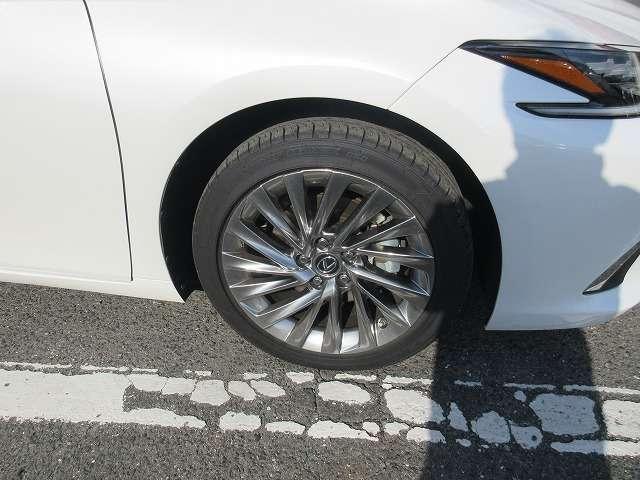 ＥＳ ＥＳ３００ｈ　バージョンＬ　サンルーフ　黒本革パワーシート　全席シートヒーター　走行距離３．７８０キロ　純正２．３型ナビ　全方位モニター　ブラインドスポットモニター　前後ドライブレコーダー　ステアリングヒーター　禁煙車（27枚目）