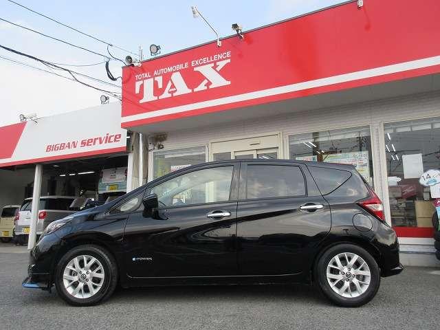 ノート e-パワー X 衝突被害軽減ブレーキ 禁煙車 エマージェンシーブレーキ インテリジェントキー プッシュスタート オートライト ウインカー付き電動格納ドアミラー 純正アルミ ETC UVカット/プライバシーガラス(2枚目)