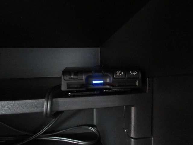 ノート e-パワー X 衝突被害軽減ブレーキ 禁煙車 エマージェンシーブレーキ インテリジェントキー プッシュスタート オートライト ウインカー付き電動格納ドアミラー 純正アルミ ETC UVカット/プライバシーガラス(18枚目)