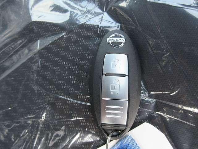 ノート e-パワー X 衝突被害軽減ブレーキ 禁煙車 エマージェンシーブレーキ インテリジェントキー プッシュスタート オートライト ウインカー付き電動格納ドアミラー 純正アルミ ETC UVカット/プライバシーガラス(22枚目)