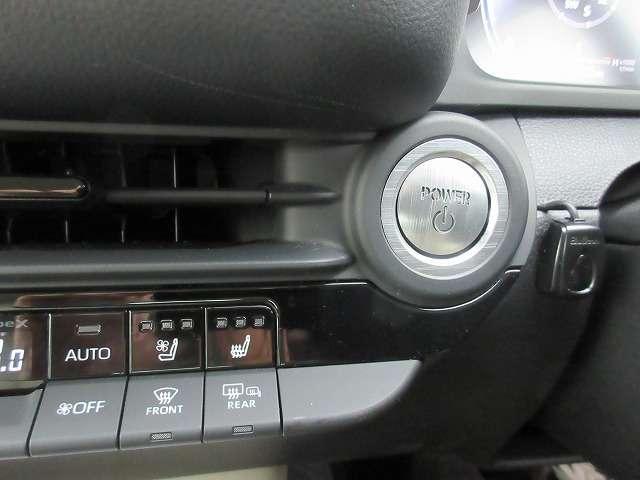 クラウンクロスオーバー Ｇアドバンスド・レザーパッケージ　トヨタセーフティセンス　本革エアーパワーシート　本革ハンドル／ステアリングヒーター　パワーバックドア　純正２１インチアルミ　純正１２．３型ナビ　全方位モニター　ヘッドアップディスプレイ　禁煙車（10枚目）