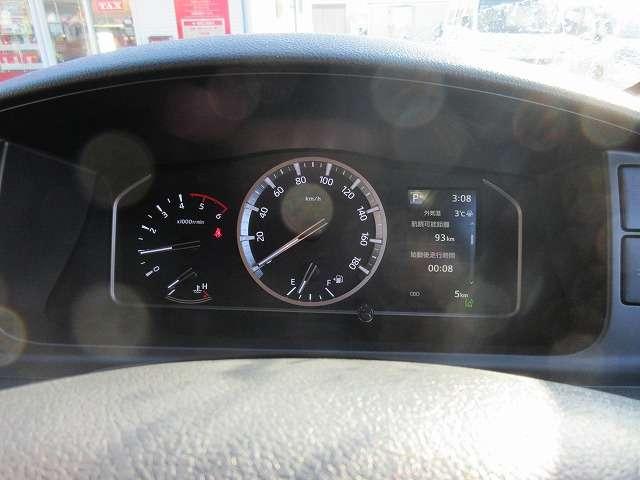 ハイエースバン スーパーＧＬ　ダークプライムＩＩ　ディーゼルターボ　寒冷地仕様　登録済未使用車　メーカーオプション／両側パワースライドドア／リアフォグ／純正１５インチアルミ／デジタルインナーミラー／フロントドアスカッフ　モデリスタＦスポデイライト付（6枚目）