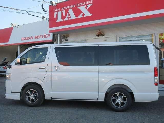 ハイエースバン スーパーＧＬ　ダークプライムＩＩ　ディーゼルターボ　寒冷地仕様　登録済未使用車　メーカーオプション／両側パワースライドドア／リアフォグ／純正１５インチアルミ／デジタルインナーミラー／フロントドアスカッフ　モデリスタＦスポデイライト付（19枚目）