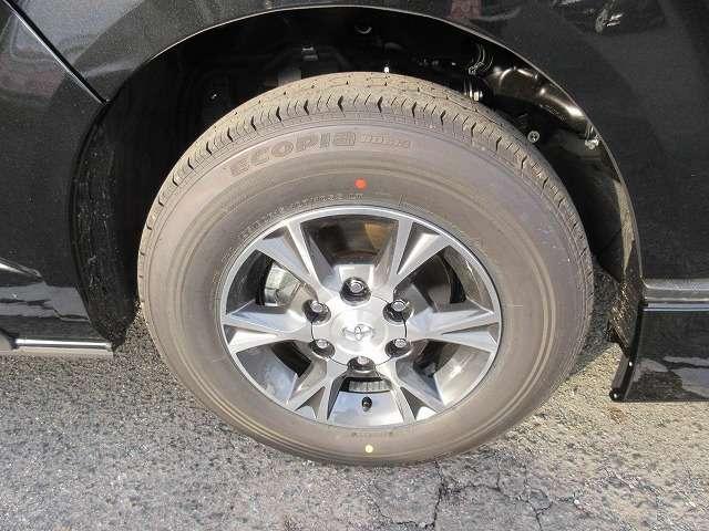 ハイエースバン スーパーＧＬ　ダークプライムＩＩ　ディ―ゼルターボ　寒冷地仕様　登録済未使用車　メーカーオプション／両側パワースライドドア／リアフォグ／純正１５インチアルミ／デジタルインナーミラー／フロントドアスカッフ　モデリスタＦスポデイライト付（25枚目）