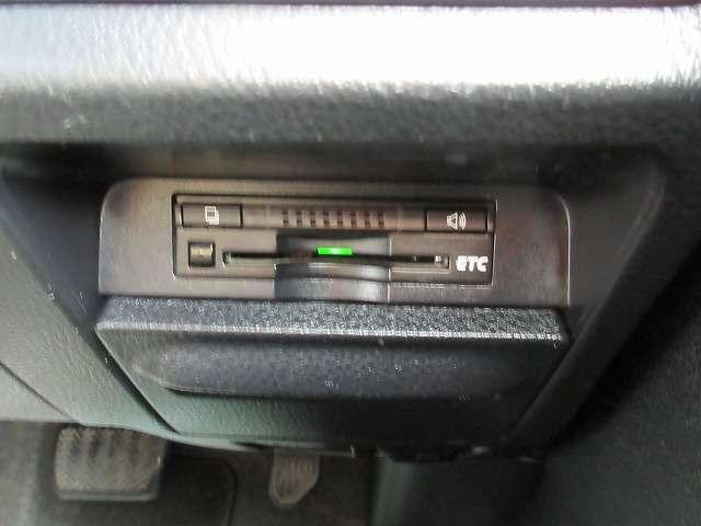 ヴォクシー ＺＳ　煌　ワンオーナー　車検２年整備　アルパイン製１０型ナビ／フルセグＴＶ／ＤＶＤ再生／ＣＤ録音／バックモニター／後席フリップダウンモニター　ＥＴＣ　両側パワースライドドア　ＬＥＤオートライト　スマートキー（11枚目）