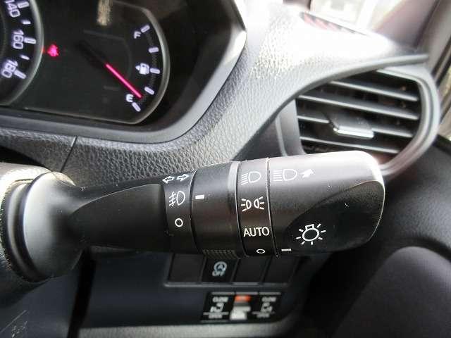 ヴォクシー ＺＳ　煌　ワンオーナー　車検２年整備　アルパイン製１０型ナビ／フルセグＴＶ／ＤＶＤ再生／ＣＤ録音／バックモニター／後席フリップダウンモニター　ＥＴＣ　両側パワースライドドア　ＬＥＤオートライト　スマートキー（17枚目）