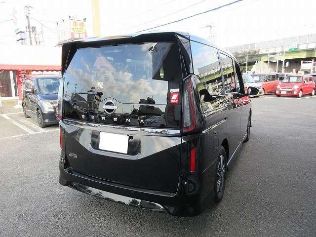 セレナ ハイウェイスターＶ　プロパイロット　禁煙車　走行距離４．６００キロ　新車メーカー保証継承　衝突被害軽減ブレーキ　両側ハンズフリーパワースライドドア　ドライブレコーダー　ナビ／Ｂｌｕｅｔｏｏｔｈ／バックモニター　ＥＴＣ（5枚目）