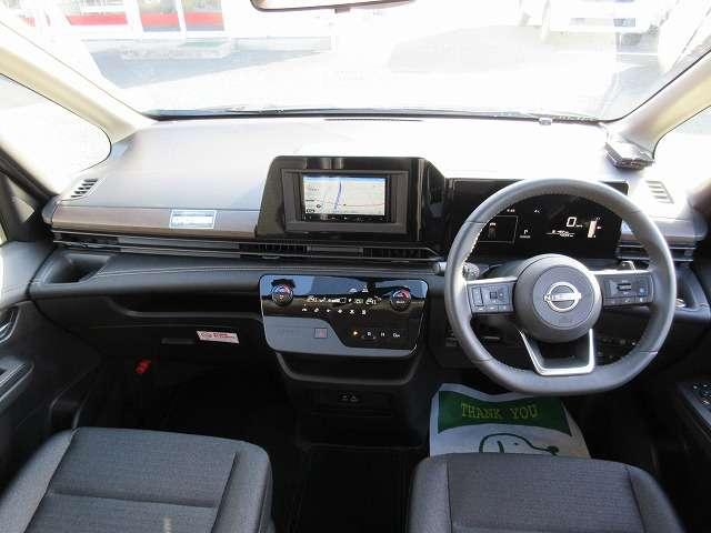 セレナ ハイウェイスターＶ　プロパイロット　禁煙車　走行距離４．６００キロ　新車メーカー保証継承　衝突被害軽減ブレーキ　両側ハンズフリーパワースライドドア　ドライブレコーダー　ナビ／Ｂｌｕｅｔｏｏｔｈ／バックモニター　ＥＴＣ（27枚目）