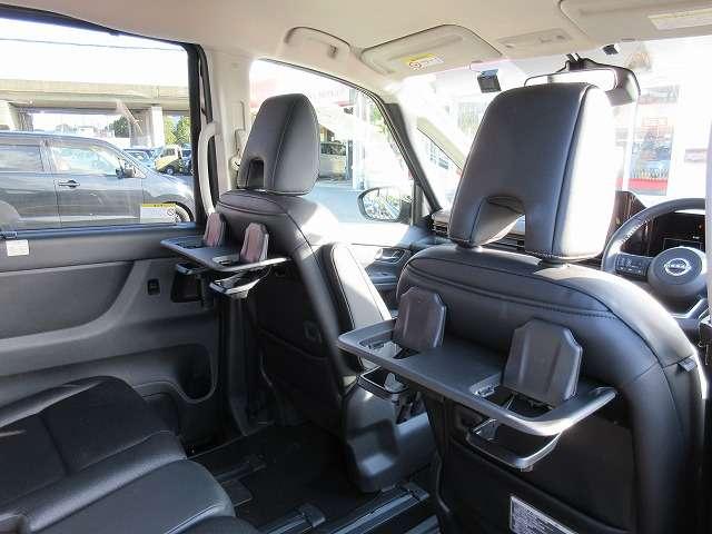 セレナ ハイウェイスターＶ　プロパイロット　禁煙車　走行距離４．６００キロ　新車メーカー保証継承　衝突被害軽減ブレーキ　両側ハンズフリーパワースライドドア　ドライブレコーダー　ナビ／Ｂｌｕｅｔｏｏｔｈ／バックモニター　ＥＴＣ（31枚目）