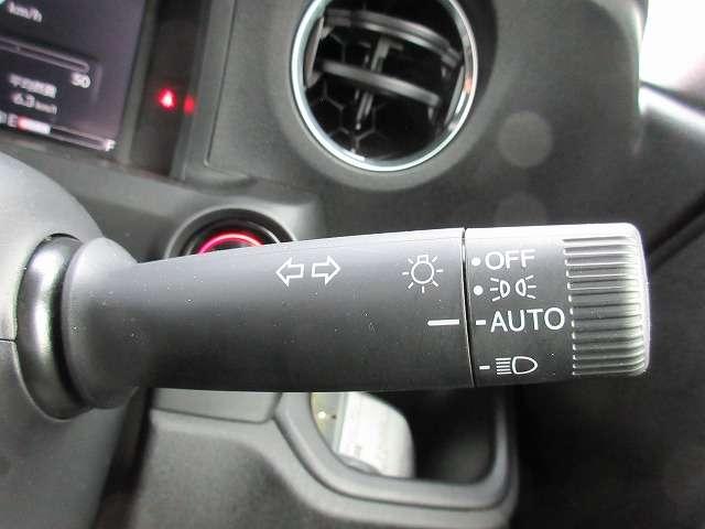 Ｎ－ＢＯＸカスタム ベースグレード　ホンダセンシング　新車メーカー保証継承　禁煙車　シートヒーター　純正９型ナビ／フルセグＴＶ／ＤＶＤ再生／ＣＤ録音／Ｂｌｕｅｔｏｏｔｈ／バックモニター　パワースライドドア　ＬＥＤオートライト　ＥＴＣ（18枚目）