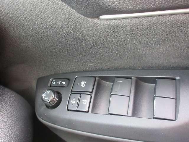 ヤリスクロス ハイブリッドG トヨタセーフティセンス 新車メーカー保証継承 衝突被害軽減ブレーキ 前後ドライブレコーダー 純正8型ディスプレイオーデイオ/フルセグTV/Bluetooth/バックモニター LEDオートライト 禁煙車(26枚目)