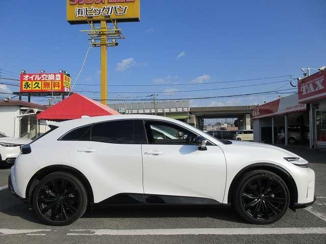 クラウンスポーツ Z ハイブリッド 走行距離14.770キロ 新車メーカー保証継承 ムーンルーフ 黒本革エアーパワーシート パワーバックドア パノラミックビューモニター 純正12.3型ナビ/フルセグTV ハンドルヒーター(5枚目)