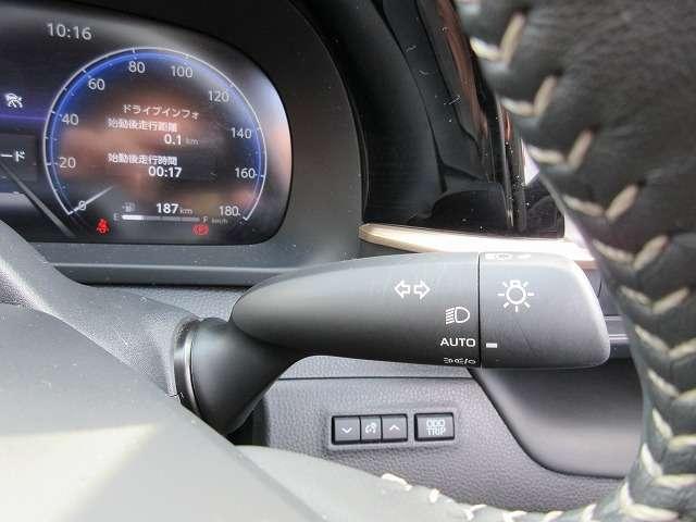 クラウンスポーツ Z ハイブリッド 走行距離14.770キロ 新車メーカー保証継承 ムーンルーフ 黒本革エアーパワーシート パワーバックドア パノラミックビューモニター 純正12.3型ナビ/フルセグTV ハンドルヒーター(16枚目)