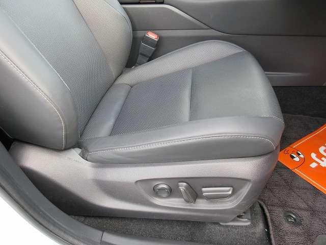 クラウンスポーツ Z ハイブリッド 走行距離14.770キロ 新車メーカー保証継承 ムーンルーフ 黒本革エアーパワーシート パワーバックドア パノラミックビューモニター 純正12.3型ナビ/フルセグTV ハンドルヒーター(23枚目)