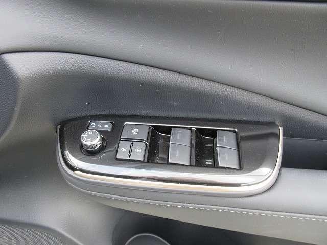 クラウンスポーツ Z ハイブリッド 走行距離14.770キロ 新車メーカー保証継承 ムーンルーフ 黒本革エアーパワーシート パワーバックドア パノラミックビューモニター 純正12.3型ナビ/フルセグTV ハンドルヒーター(26枚目)