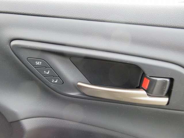 クラウンスポーツ Z ハイブリッド 走行距離14.770キロ 新車メーカー保証継承 ムーンルーフ 黒本革エアーパワーシート パワーバックドア パノラミックビューモニター 純正12.3型ナビ/フルセグTV ハンドルヒーター(27枚目)