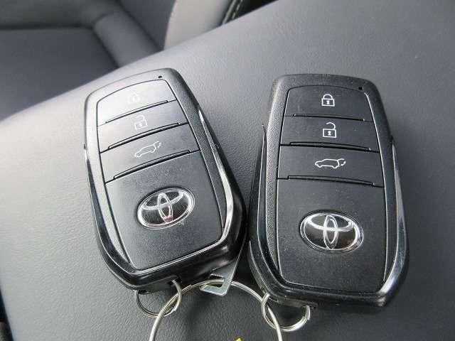 クラウンスポーツ Z ハイブリッド 走行距離14.770キロ 新車メーカー保証継承 ムーンルーフ 黒本革エアーパワーシート パワーバックドア パノラミックビューモニター 純正12.3型ナビ/フルセグTV ハンドルヒーター(35枚目)