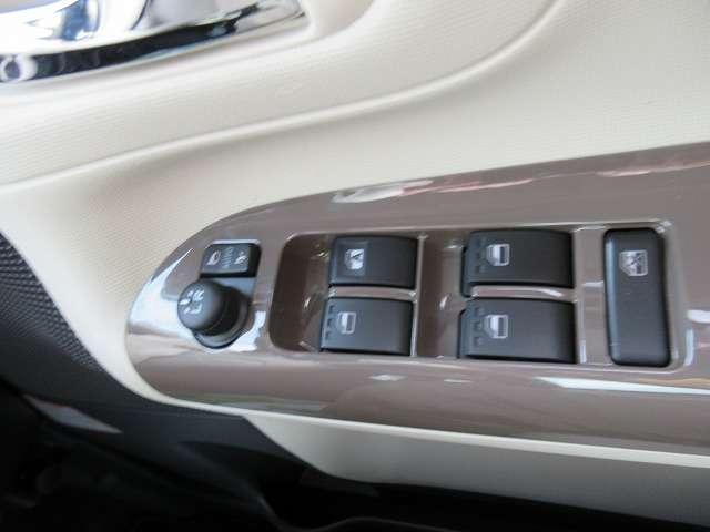 ムーヴキャンバス Ｇメイクアップ　ＳＡＩＩＩ　走行距離１６．８００キロ　禁煙車　全国２年走行無制限保証　衝突被害軽減ブレーキ　全方位モニター　純正８型ナビ／フルセグＴＶ／ＤＶＤ再生／ＣＤ録音／Ｂｌｕｅｔｏｏｔｈ　ＥＴＣ　両側パワースライドドア（22枚目）