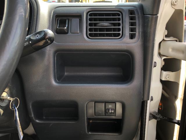 キャリイトラック KCパワステ 4WD 5速ミッション ワンオーナー/禁煙車 タイミングチェーン 三方開 純正AM/FMラジオ ヘッドライトレベライザー(7枚目)