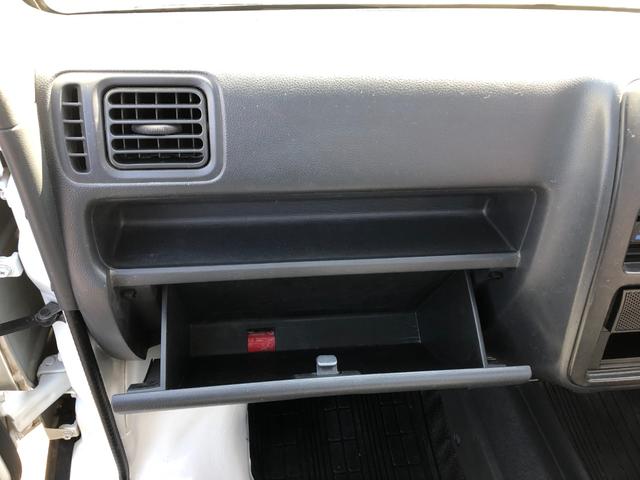 キャリイトラック KCパワステ 4WD 5速ミッション ワンオーナー/禁煙車 タイミングチェーン 三方開 純正AM/FMラジオ ヘッドライトレベライザー(10枚目)