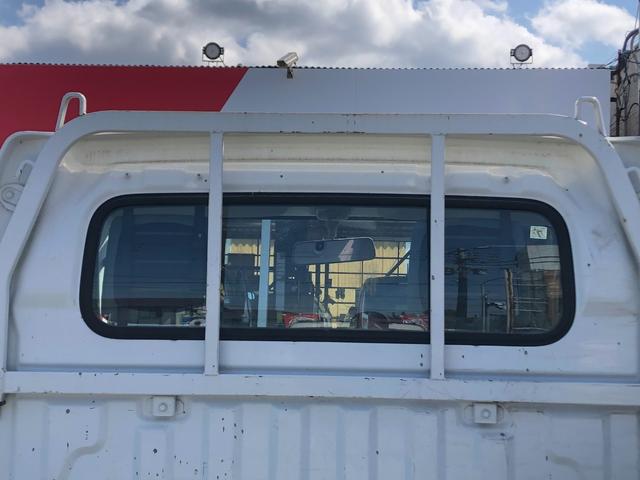 キャリイトラック KCパワステ 4WD 5速ミッション ワンオーナー/禁煙車 タイミングチェーン 三方開 純正AM/FMラジオ ヘッドライトレベライザー(25枚目)