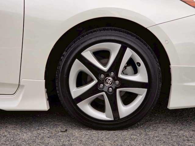 プリウス Sセーフティプラス ツートーン トヨタセーフティセンス モデリスタエアロ 純正17インチアルミ 純正9型ナビ/フルセグTV/DVD再生/CD録音/Bluetooth/バックモニター 純正ドライブレコーダー ワンオーナー/禁煙車(9枚目)