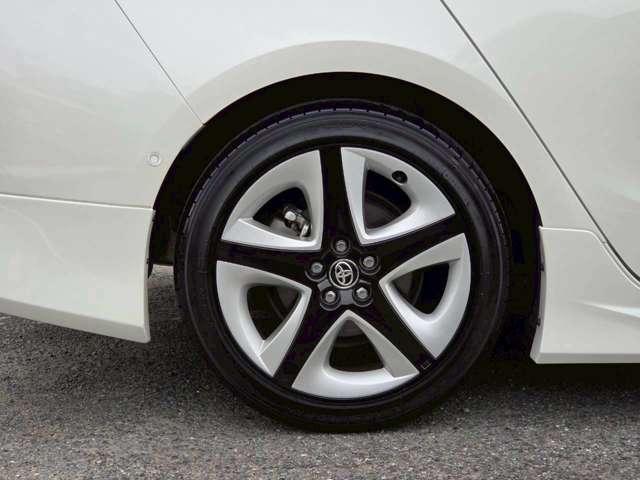 プリウス Sセーフティプラス ツートーン トヨタセーフティセンス モデリスタエアロ 純正17インチアルミ 純正9型ナビ/フルセグTV/DVD再生/CD録音/Bluetooth/バックモニター 純正ドライブレコーダー ワンオーナー/禁煙車(10枚目)