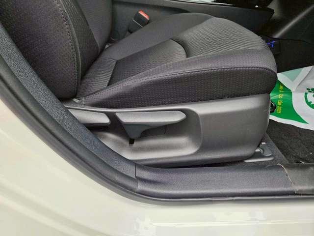 プリウス Sセーフティプラス ツートーン トヨタセーフティセンス モデリスタエアロ 純正17インチアルミ 純正9型ナビ/フルセグTV/DVD再生/CD録音/Bluetooth/バックモニター 純正ドライブレコーダー ワンオーナー/禁煙車(17枚目)