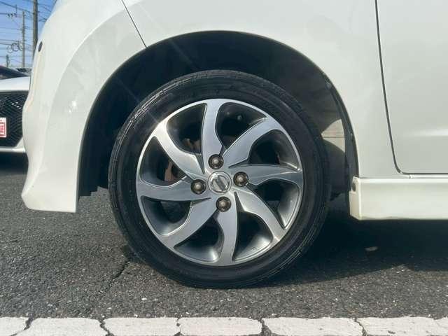 �S�v�c�̑���𑫌�����x����A�͋����f�U�C���I���̃z�C�[�������邾���ŁA�T�C�h����̈�ۂ����I�ɕς��܂��B�������͑�������A��̊��ł����i�ł���i�e�E�ցE´�j