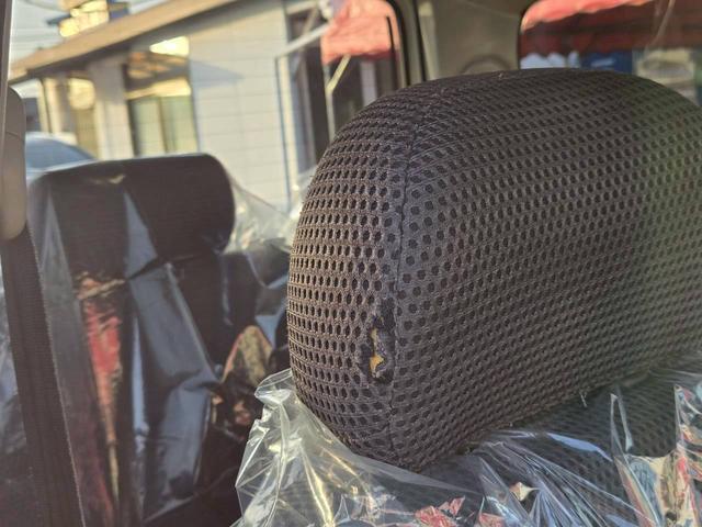 ジムニー ワイルドウインド 後期型 5速ミッション パートタイム4WD タイミングチェーン シートヒーター 革巻きハンドル 背面タイヤ/ハードカバー 電動格納ドアミラー エアコン パワステ パワーウインドウ(19枚目)