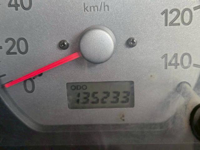 ジムニー ワイルドウインド 後期型 5速ミッション パートタイム4WD タイミングチェーン シートヒーター 革巻きハンドル 背面タイヤ/ハードカバー 電動格納ドアミラー エアコン パワステ パワーウインドウ(37枚目)